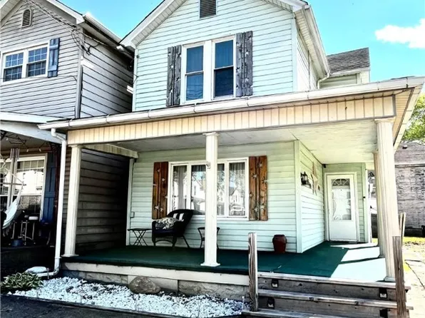 400 9th St, Wellsville, OH 43968