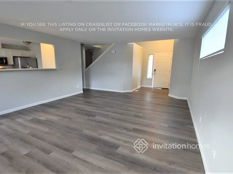 216 Michell Ln NE — Photo 4