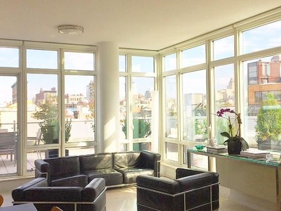 3rd image of 55 Thompson St APT 8b
