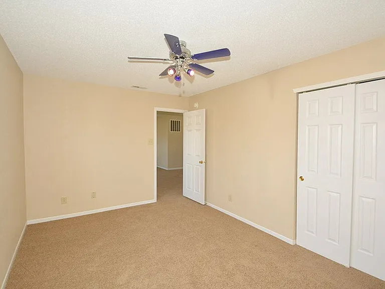 5660 Grassy Bank Dr — Photo 20