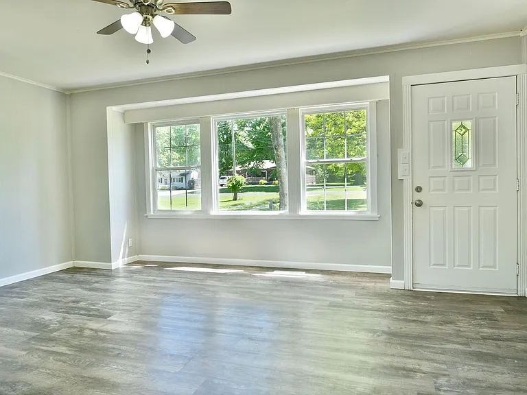 2344 Clearview Dr — Photo 4