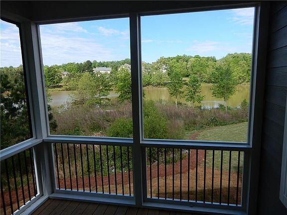 3rd image of 7103 Lake Edge Dr