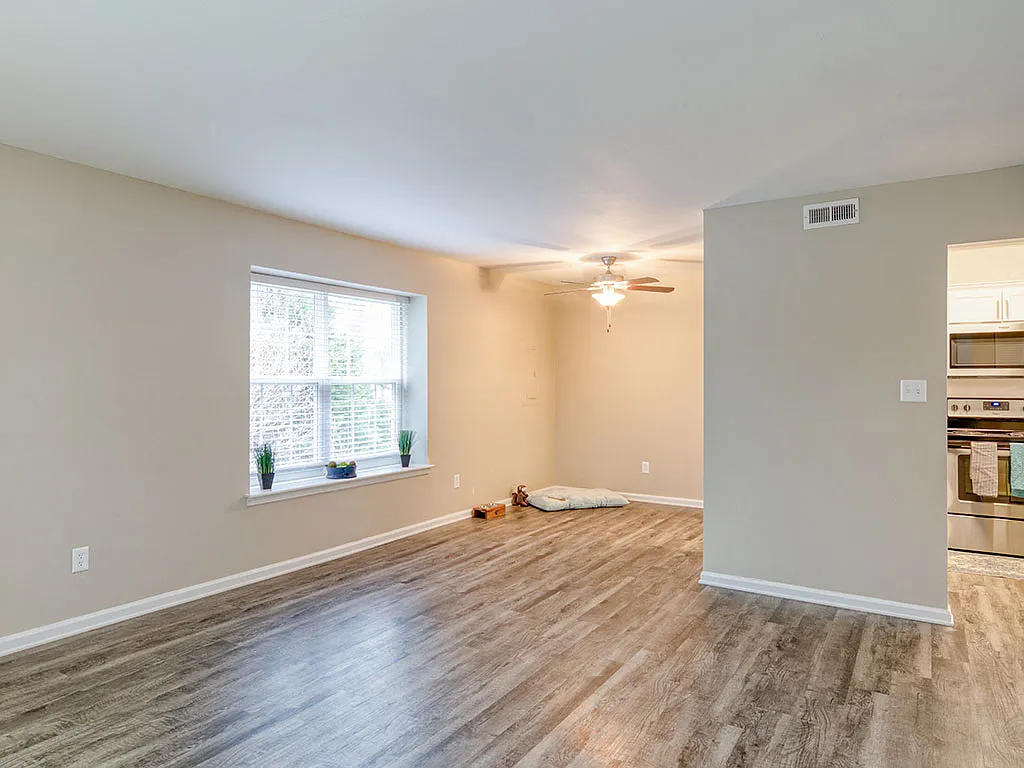 Colonial Towne Apartments — Photo 4