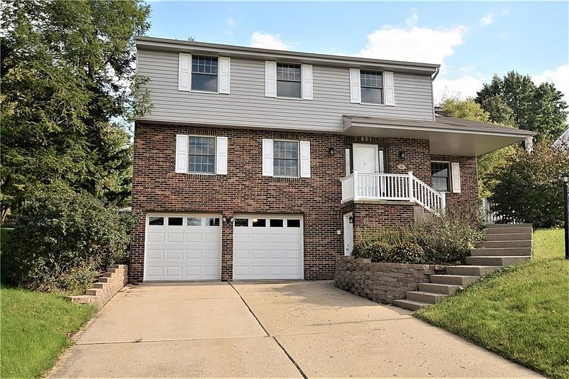 4 BR, 2.5 Bath
