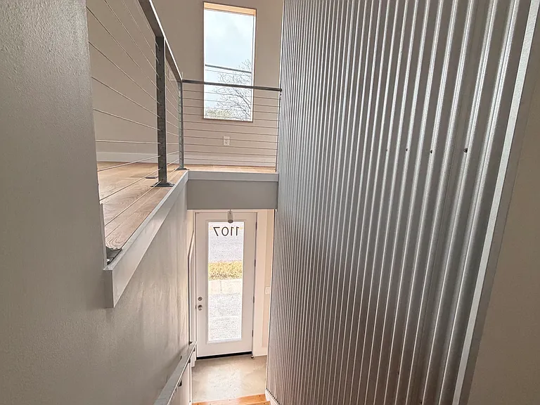 1107 S Cherry St — Photo 7
