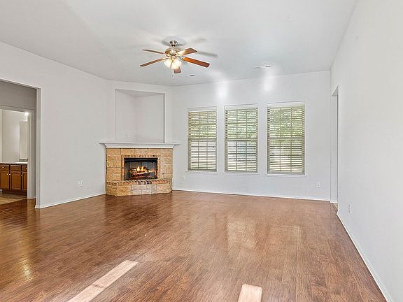3rd image of 1187 Blue Willow Ave