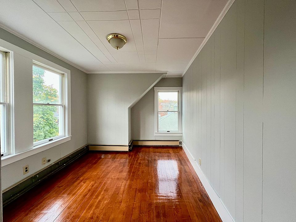 46 Friend Street 46 Friend St Amesbury MA Zillow