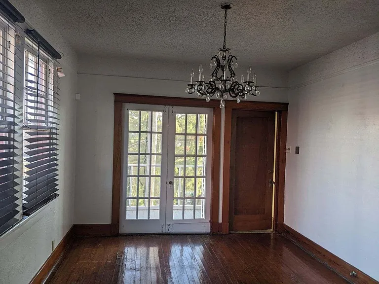 4213 S Robertson St — Photo 11