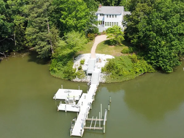 3983 Black Stump Rd, Weems, VA 22576