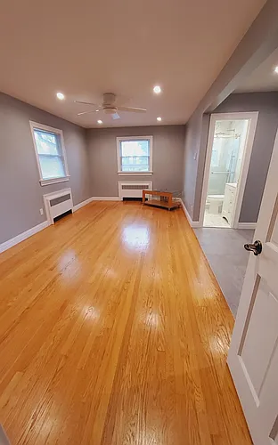 717 John St #2 Photo 1