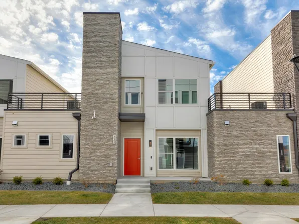 435 SW 12th St, Des Moines, IA 50309