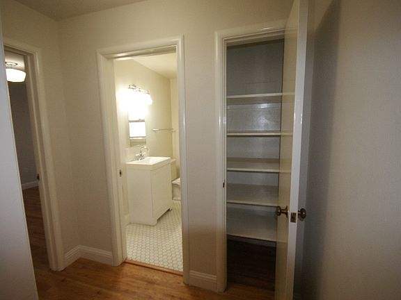 4th image of 3301 Pacific Ave APT 16