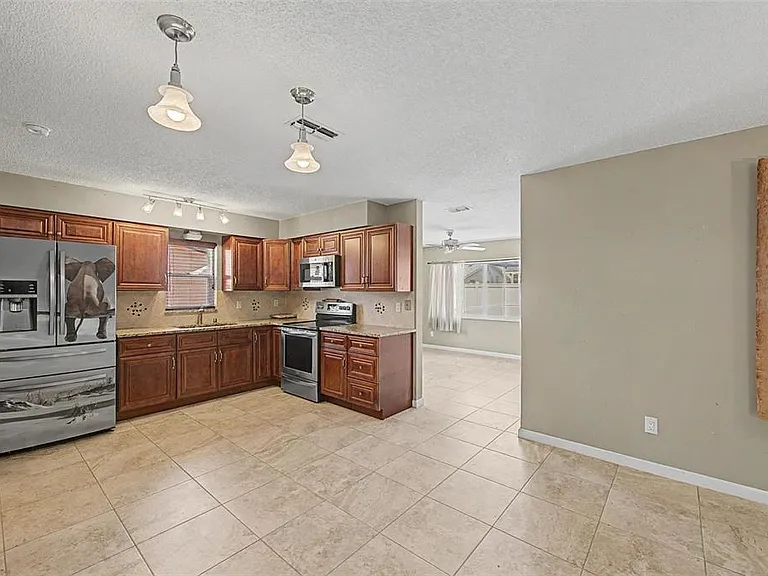 4212 Gray Squirrel Ln — Photo 5