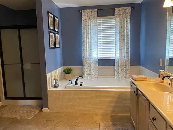 5th image of 27 Brunton Ct