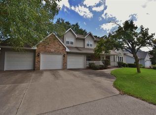 3218 N Rambling Rose Dr, Appleton, WI 54914