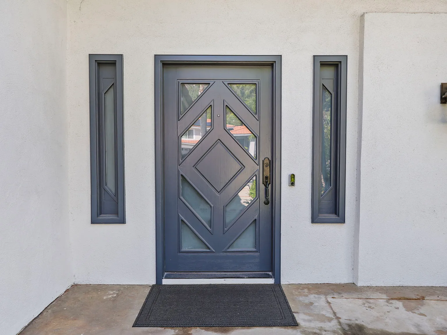 4 bed, 2.5 bath, 2640 sqft, $9,500 — Photo 4