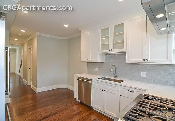 2nd image of 727 Somerville Ave