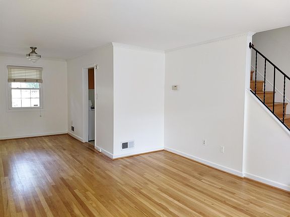 3rd image of 42 E Rosemont Ave