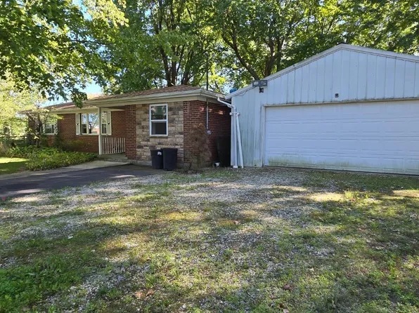 310 Sunset Dr, Bethel, OH 45106