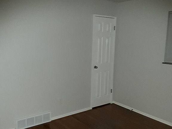 5th image of 9151 Wood Ave #9151
