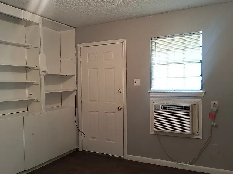 1717 S Olive St #2 — Photo 3
