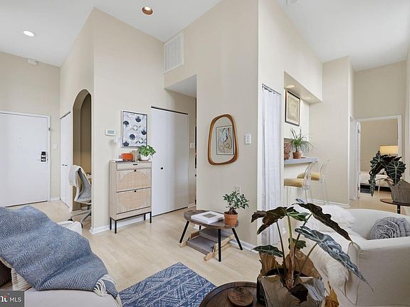 4th image of 1601 Spring Garden St APT 207