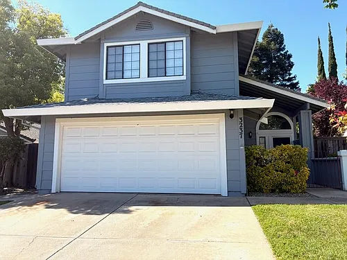 3237 Lowther Way Photo 1