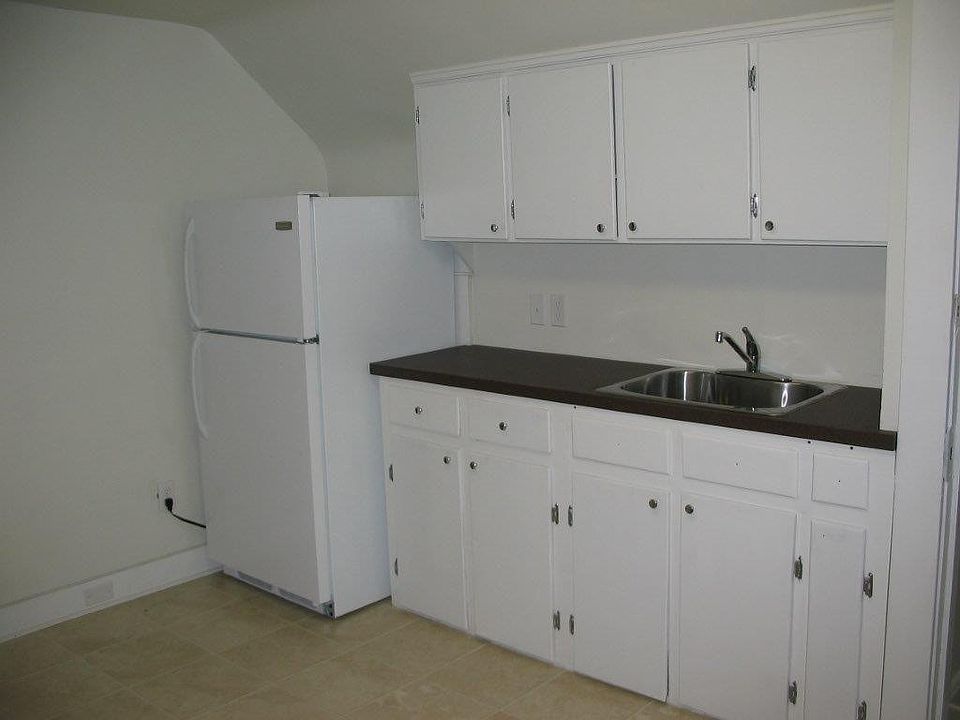 2nd image of 2720 Mayfield Rd Floor 3