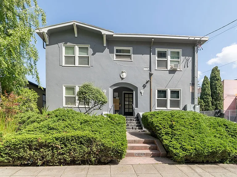 2339 Oregon St — Photo 1