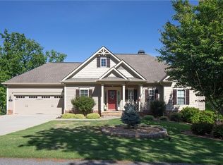 438 Chestnut Ridge Dr, Dahlonega, GA 30533