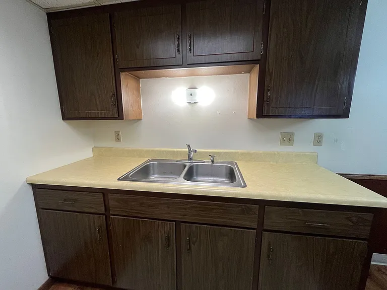 1116 2nd Street SE - Uptown Apartments — Photo 13