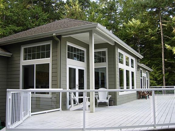 Large entertaining deck