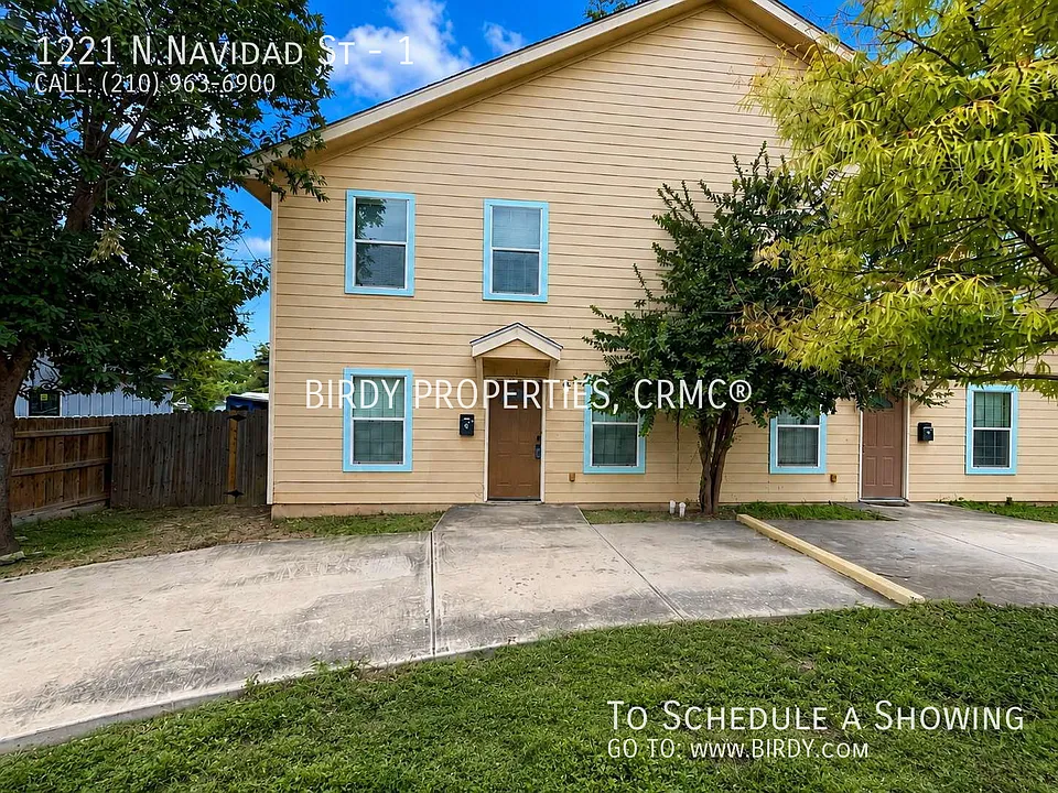 1221 N Navidad St #1
