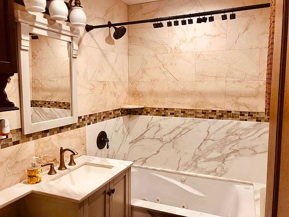 5th image of 2563 44th St #1
