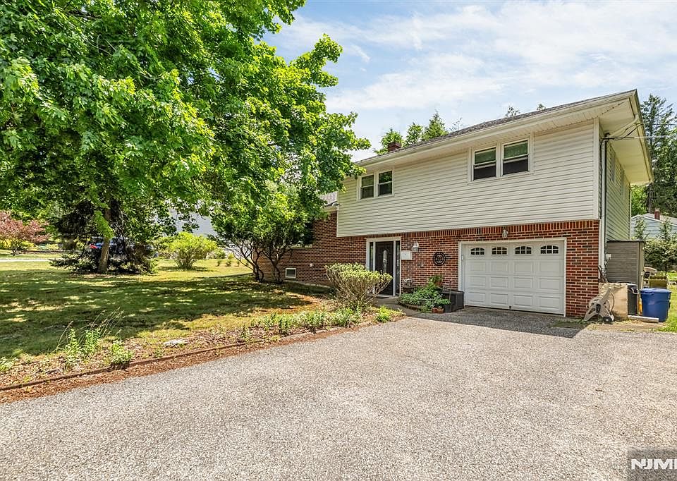 1st image of 310 Ruckman Rd