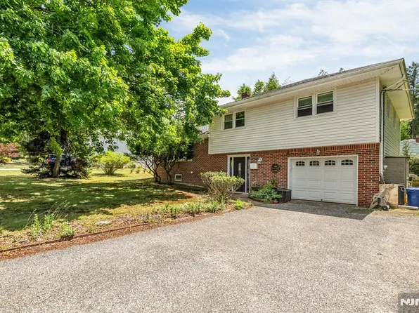310 Ruckman Rd, Closter, NJ 07624