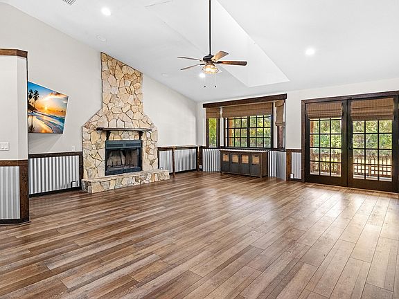 5th image of 8446 92nd Avenue