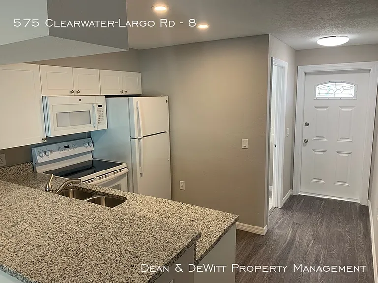 575 Clearwater Largo Rd N #8 — Photo 2