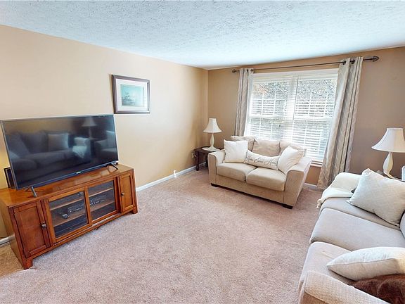 5th image of 464 Diamond Ct