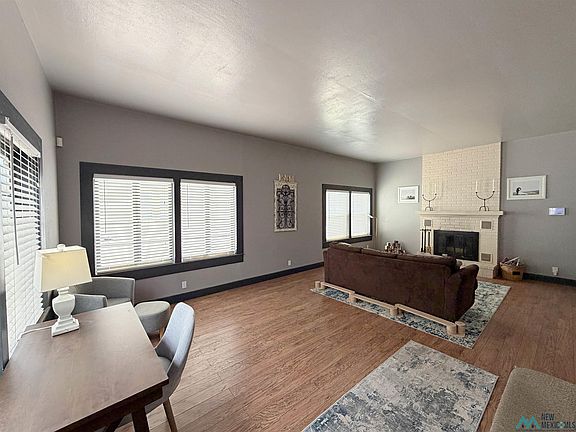3rd image of 306 N Michigan Ave