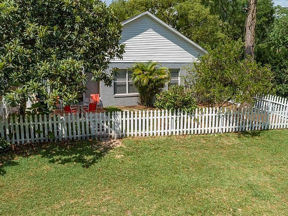 5th image of 42 Dogwood Ln