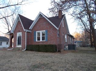 180 Washington Ave, Camden, TN 38320