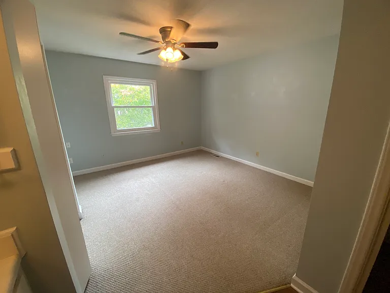 Avery Close Condominiums — Photo 71