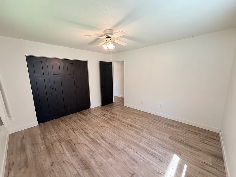 318 N Park St — Photo 19