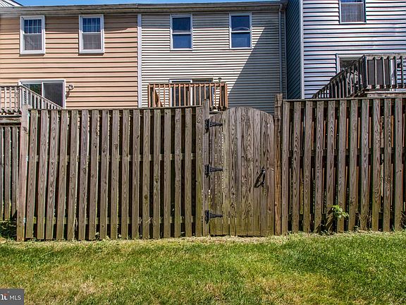4th image of 1426 Point O Woods Ct