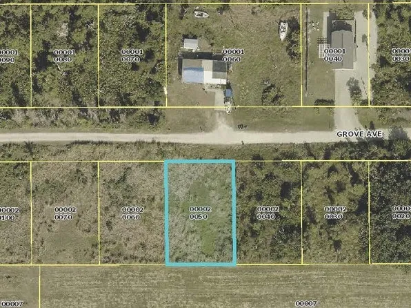 6093 Grove Ave, Bokeelia, FL 33922
