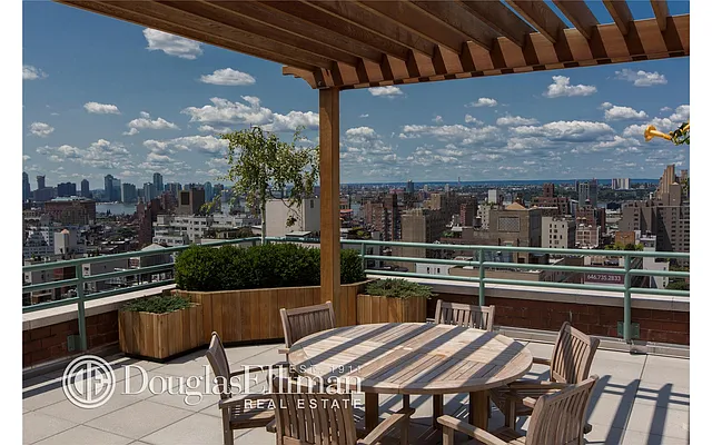 Sold by Douglas Elliman | media 29