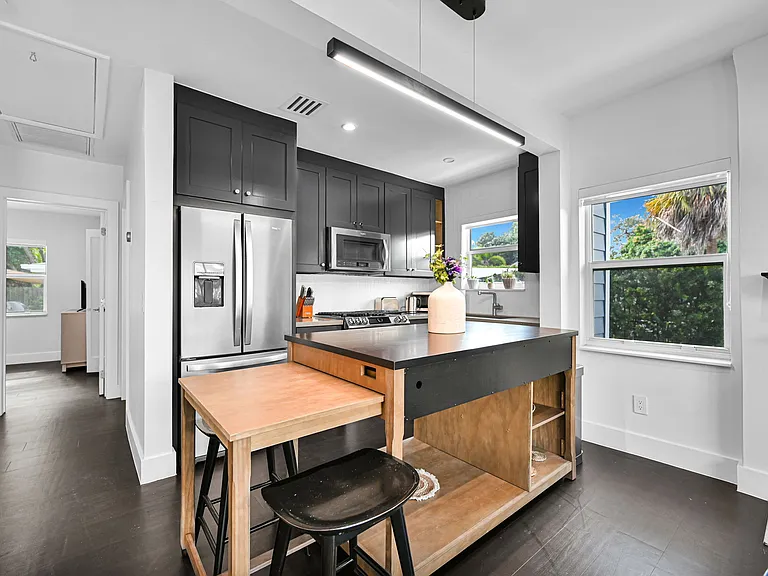 150 NE 50th Ter — Photo 44