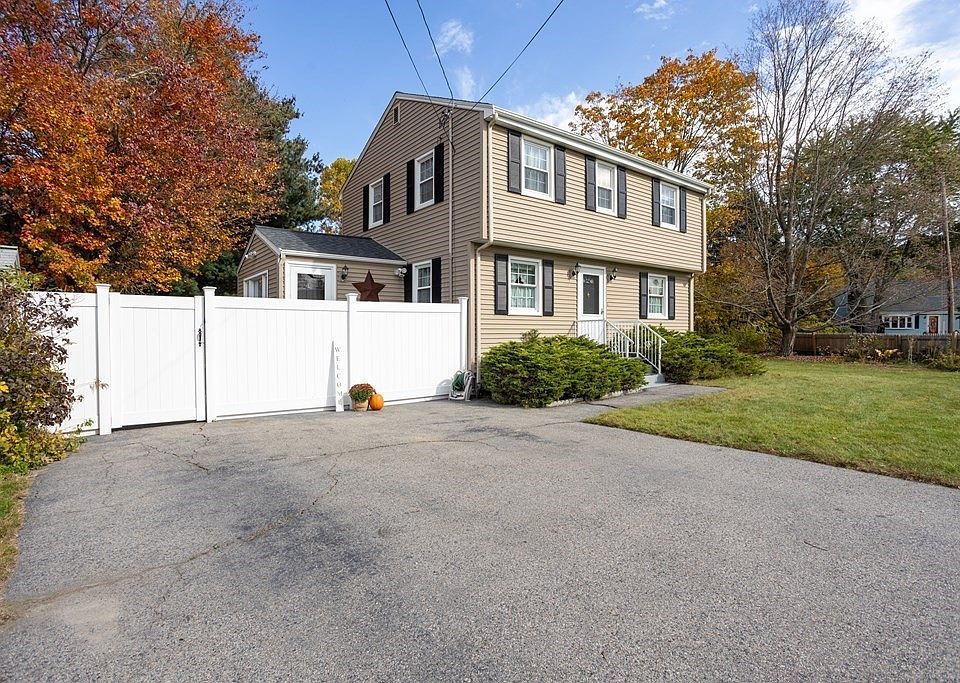 111 Beach St, Foxboro, MA 02035 Zillow