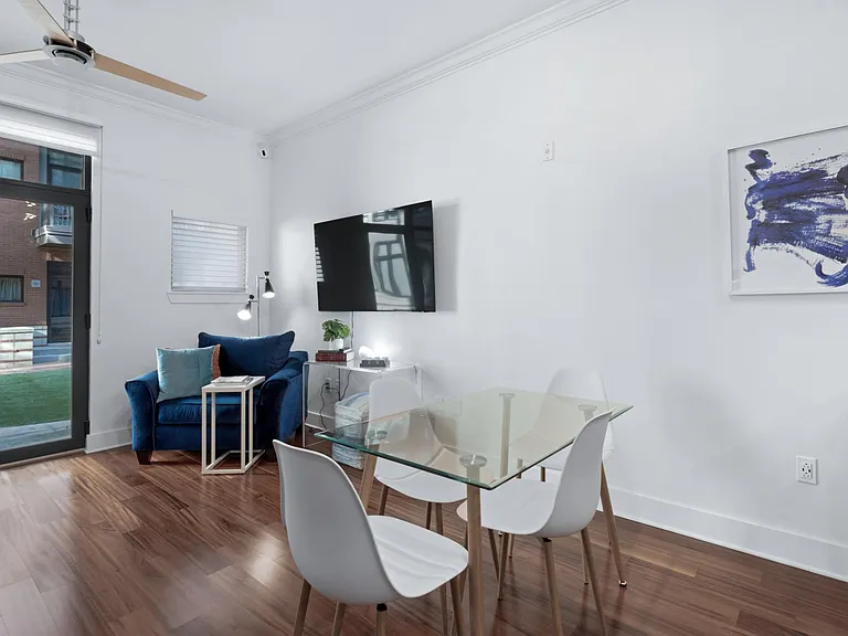 129 Walnut St #105 — Photo 5